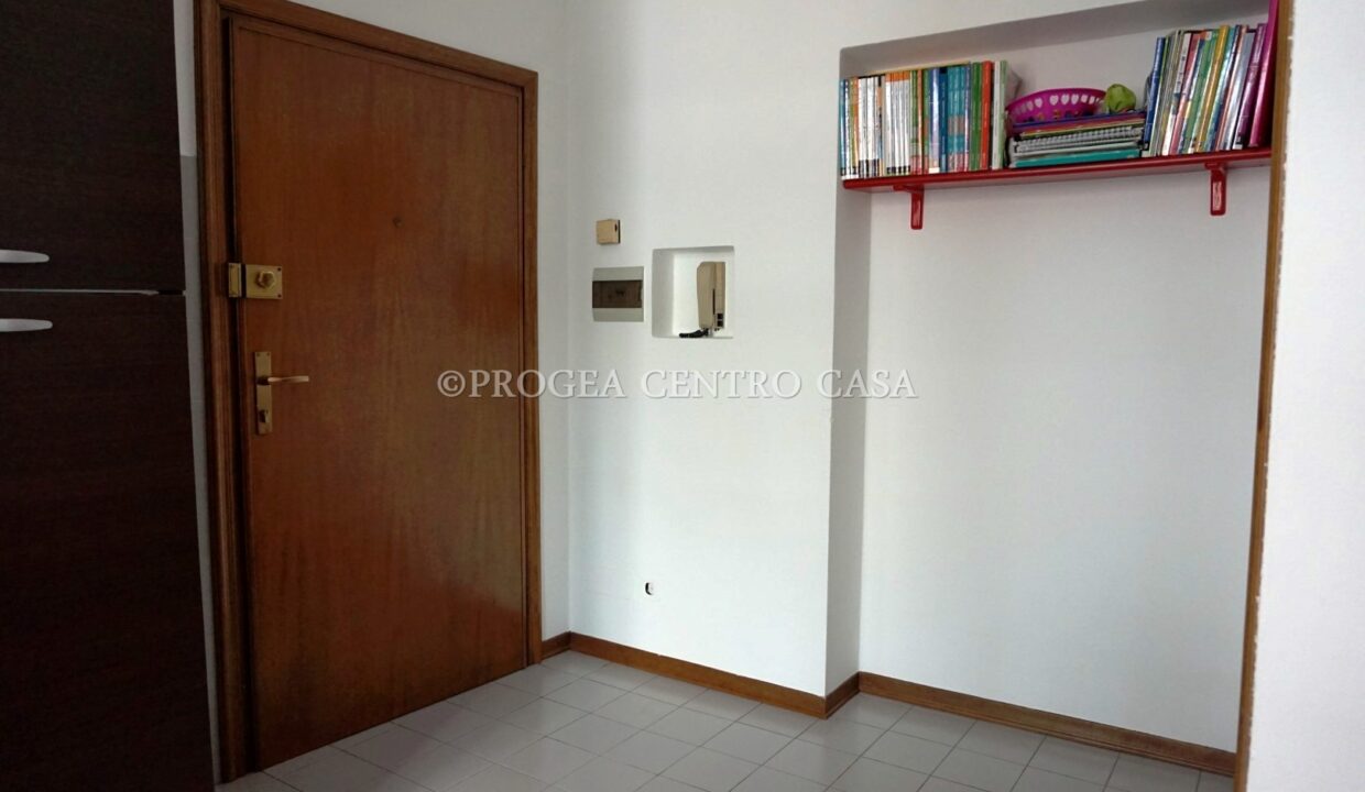 appartamento-bilocale-in-affitto-a-bergamo-ingresso