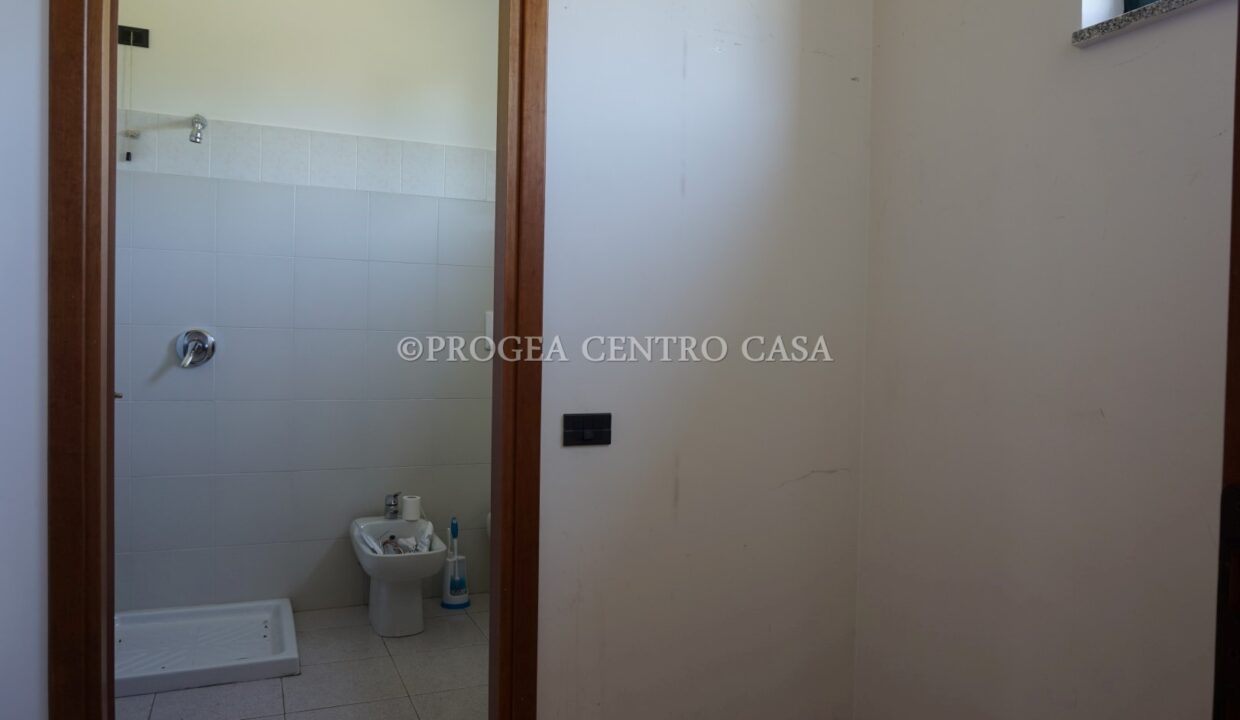 negozio-in-vendita-a-zanica-antibagno