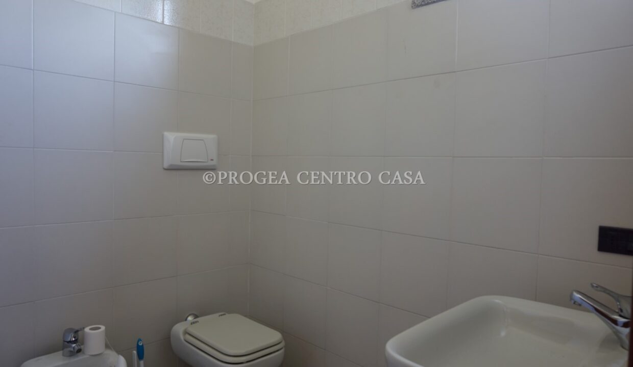negozio-in-vendita-a-zanica-bagno
