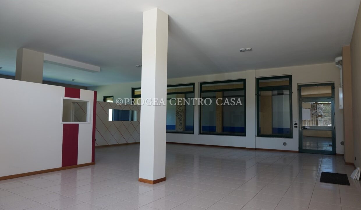 negozio-in-vendita-a-zanica-stanza