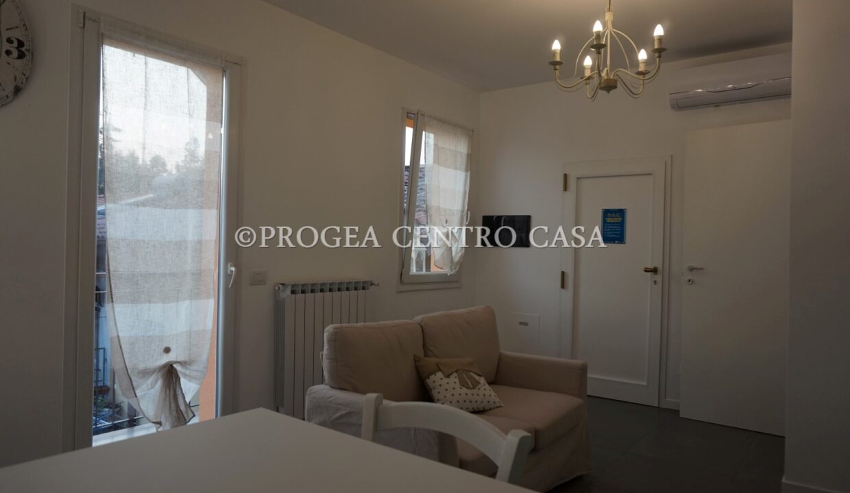 bilocale-arredato-in-affitto-brembate-sopra-soggiorno