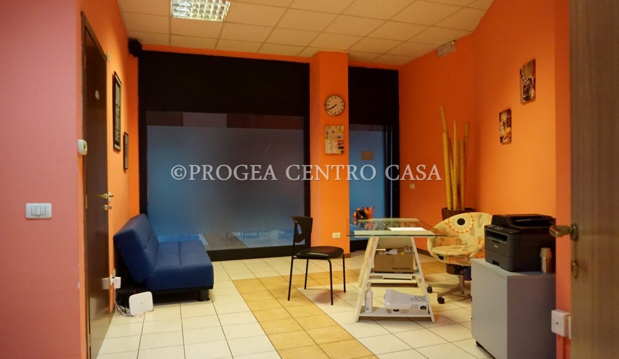 ufficio-in-affitto-a-treviolo-vetrinato-ufficio-2