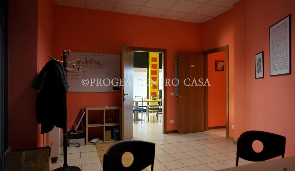 ufficio-in-affitto-a-treviolo-vetrinato-ufficio-5