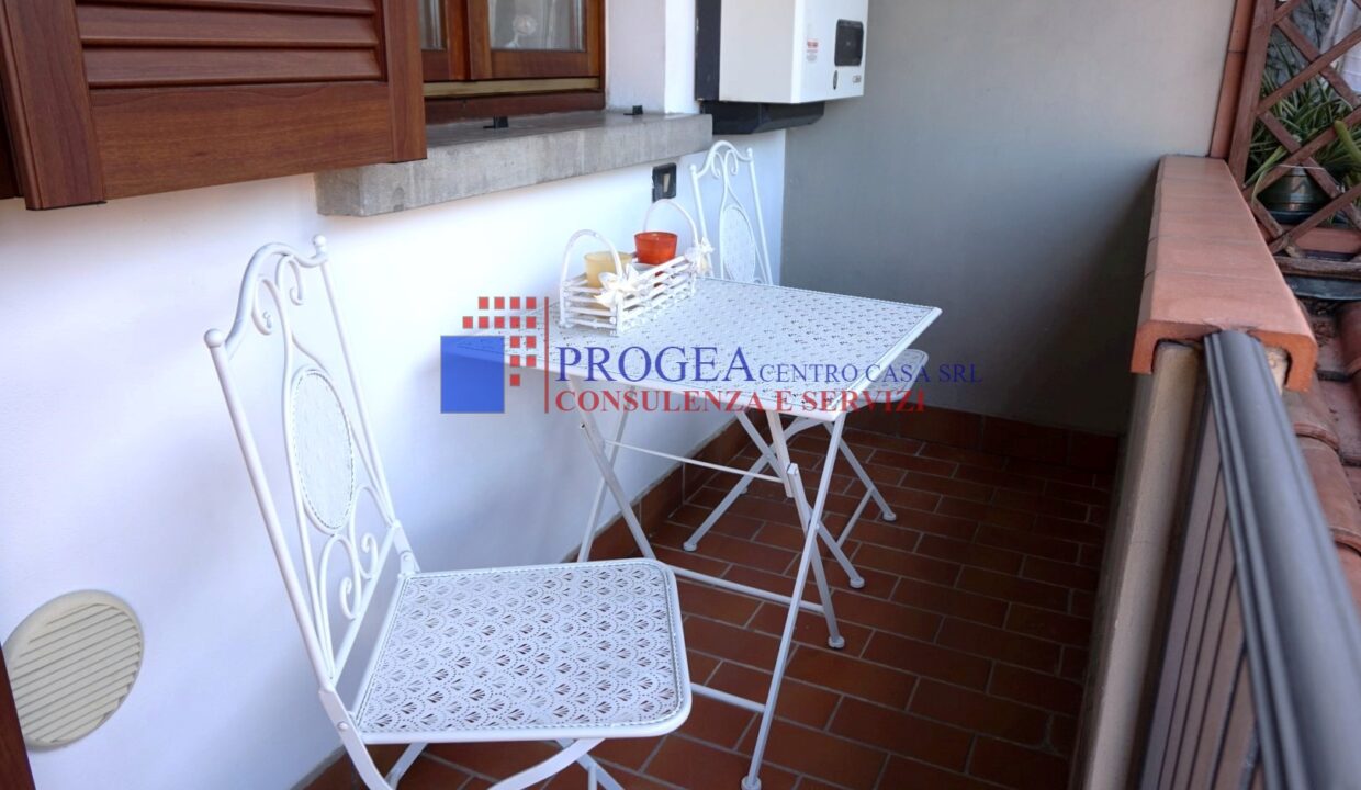 bilocale-arredato-in-affitto-a-villa-dalme-balcone-2