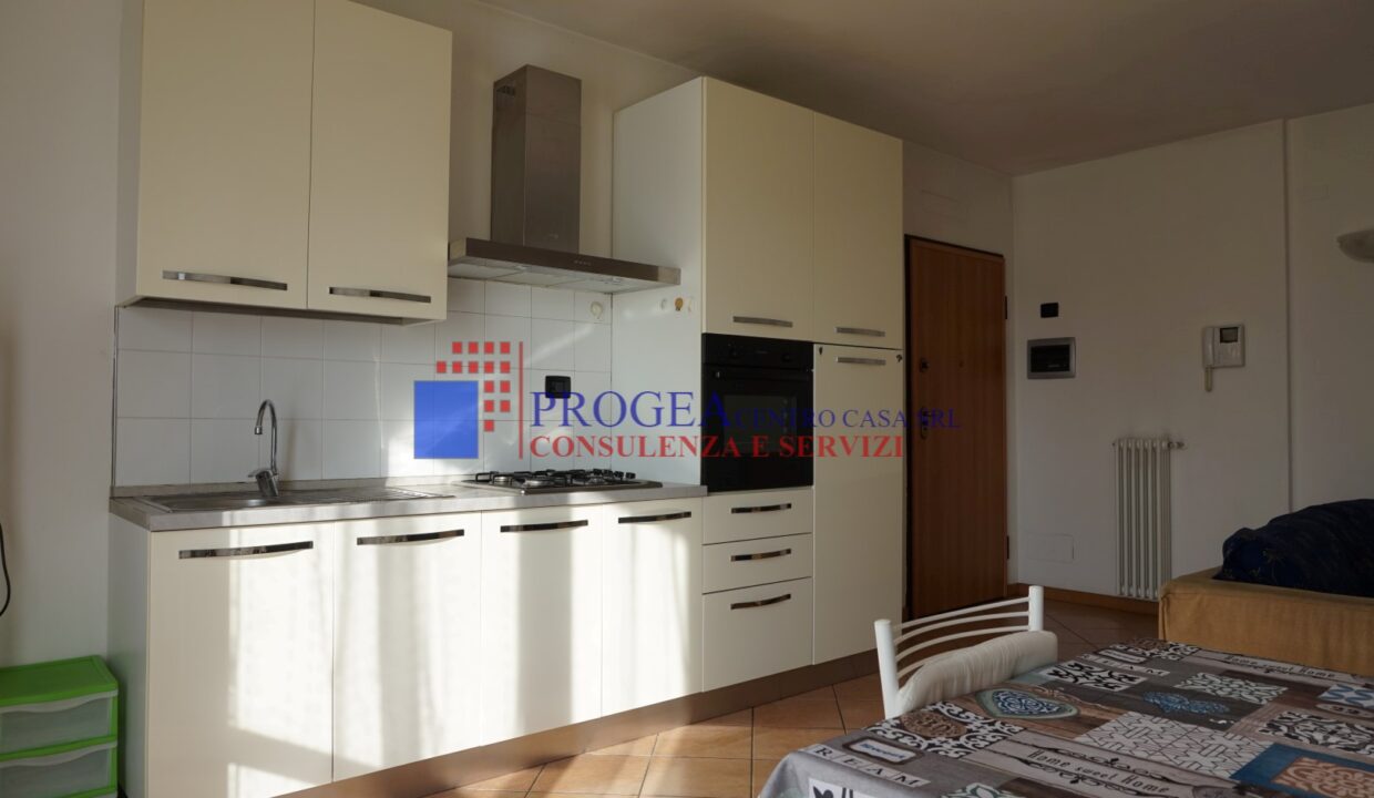 bilocale-arredato-in-affitto-ad-albano