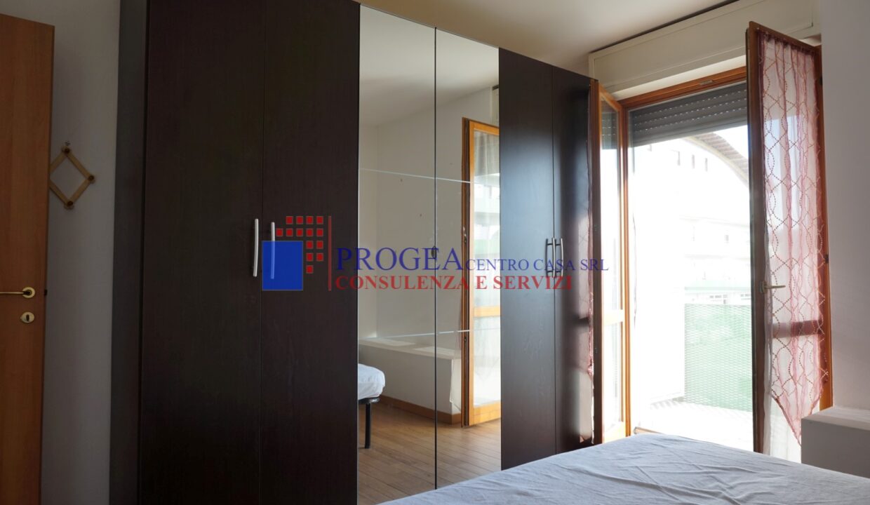 bilocale-arredato-in-affitto-ad-albano-camera-4