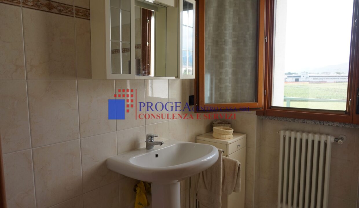 bilocale-arredato-in-affitto-ad-albano-bagno