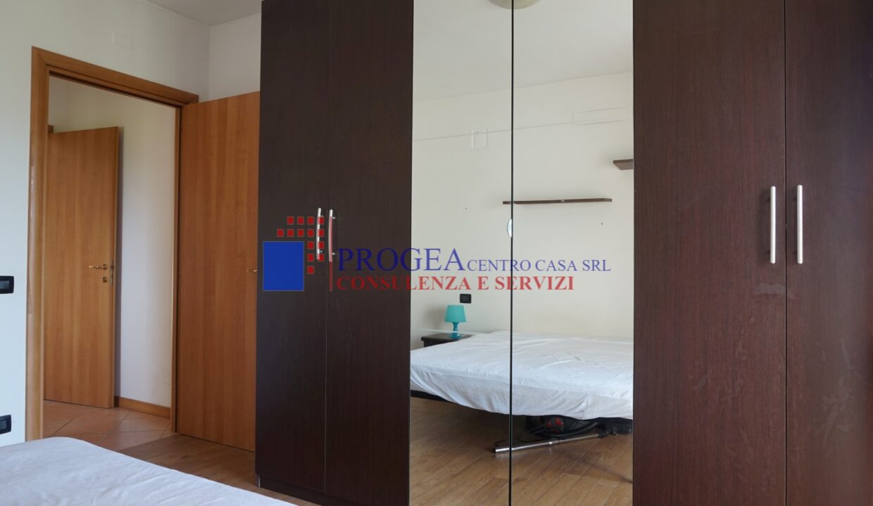 bilocale-arredato-in-affitto-ad-albano-camera-3