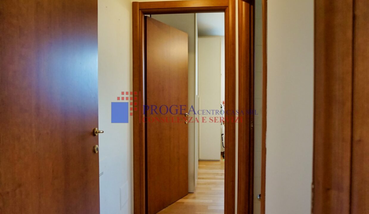 bilocale-arredato-in-affitto-a-dalmine-zona-centrale-2-disimpegno-2
