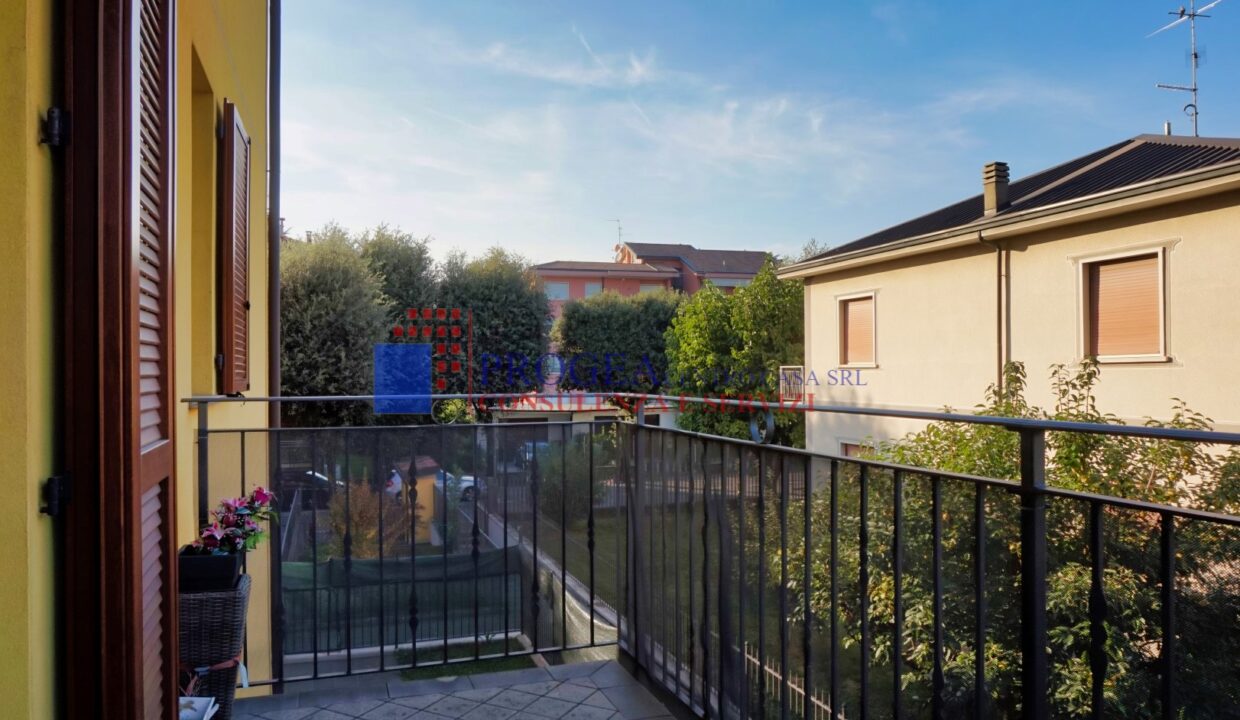 bilocale-arredato-in-affitto-a-dalmine-zona-centrale-2-terrazzo