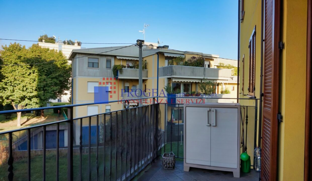 bilocale-arredato-in-affitto-a-dalmine-zona-centrale-2-terrazzo-2