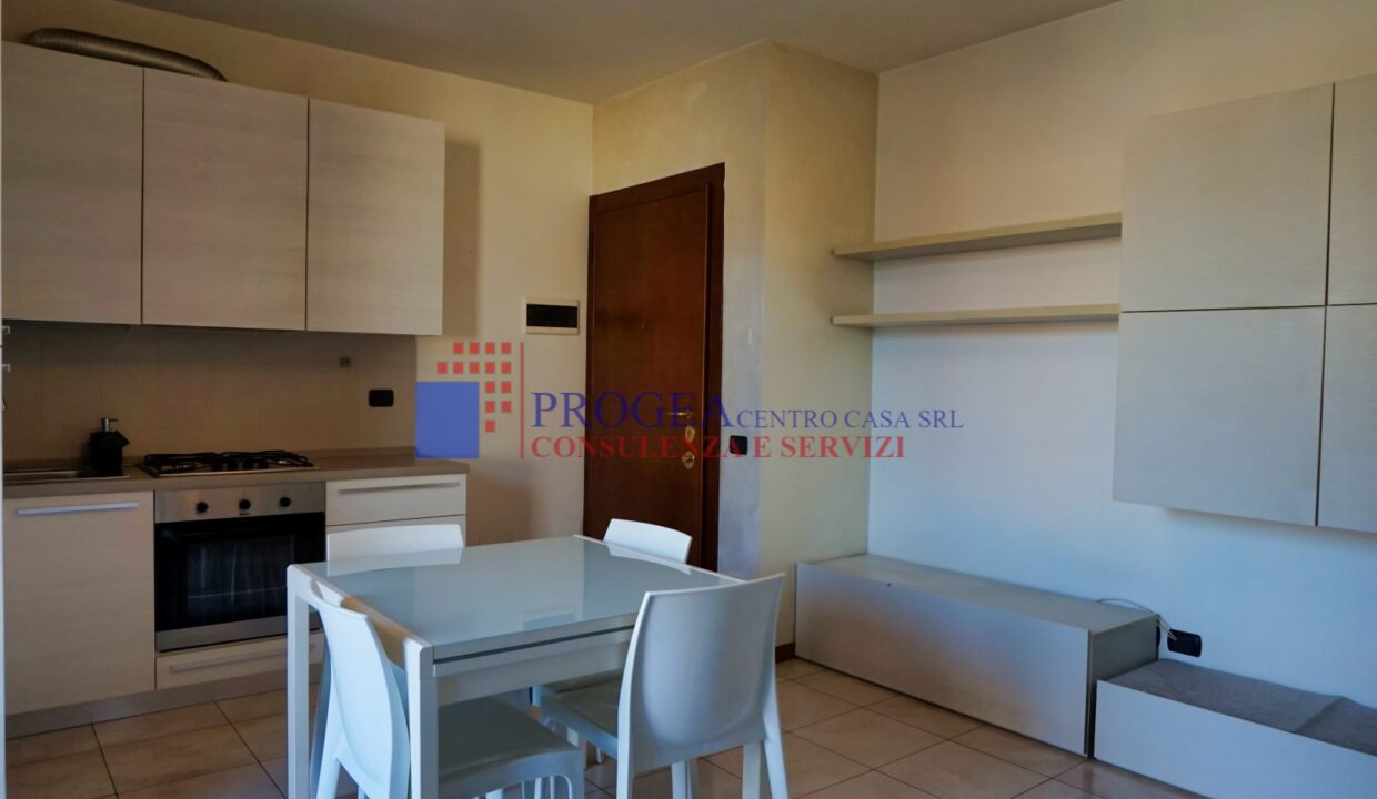 bilocale-arredato-in-affitto-a-dalmine-zona-centrale-2-soggiorno