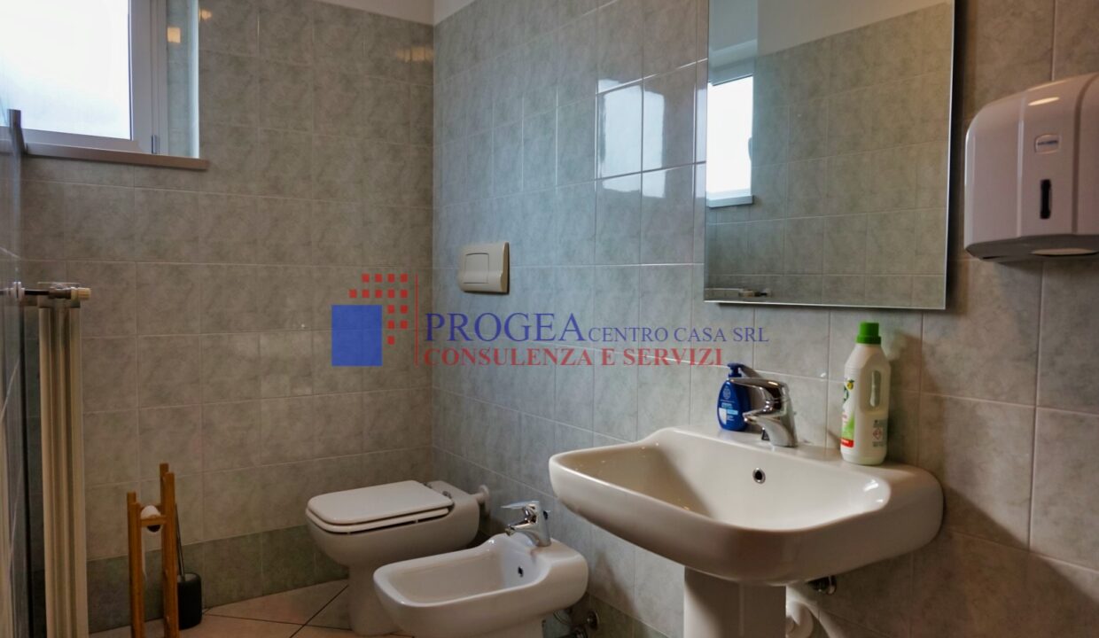 ufficio-in-affitto-a-bergamo-bagno