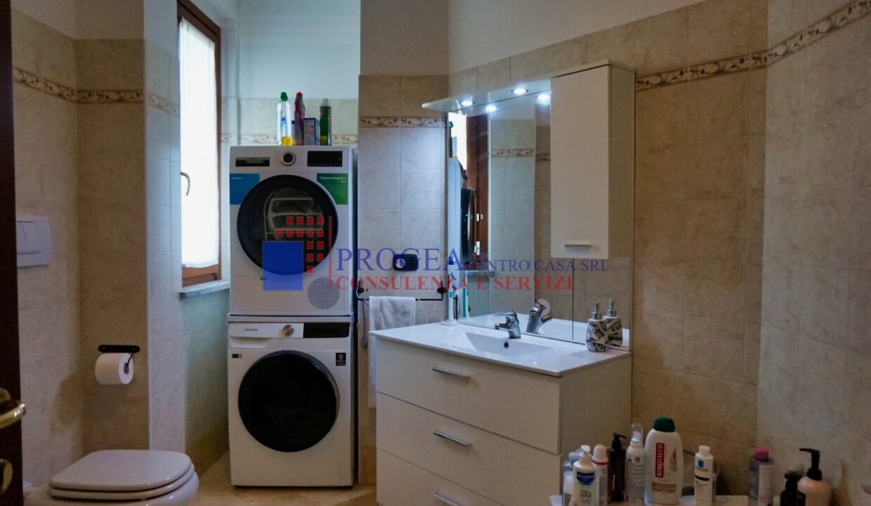 trilocale-parzialmente-arredato-in-affitto-ad-albano-santalessandro-bagno