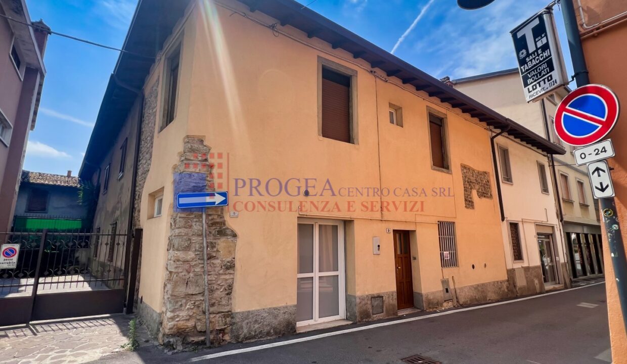 casa-indipendente-in-vendita-albano-santalessandro